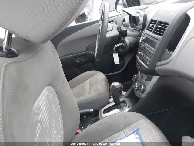 Chevrolet Sonic Ls Auto 2016 1G1JA5SH2G4104048 Image 5