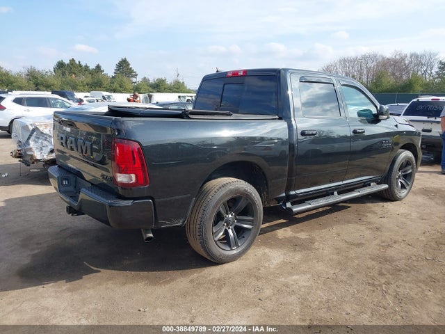 RAM 1500 Night  4x4 5'7 Box 2017 1C6RR7MG1HS796679 Image 4