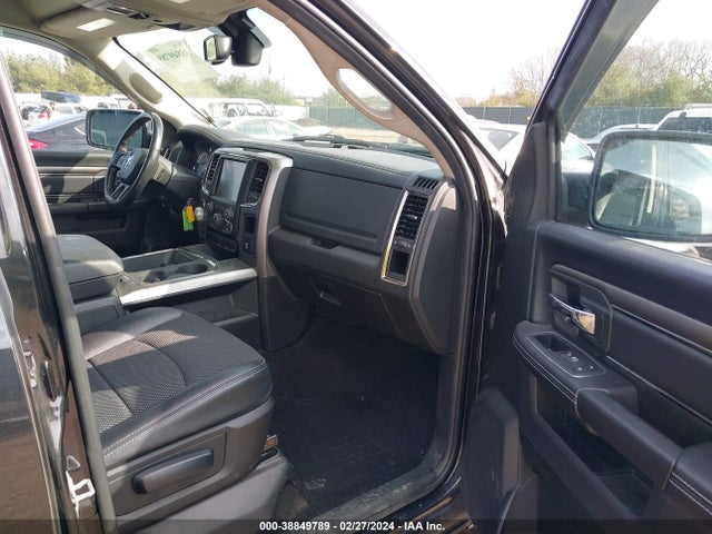 RAM 1500 Night  4x4 5'7 Box 2017 1C6RR7MG1HS796679 Image 5