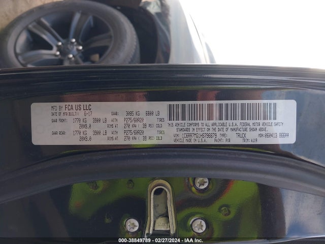 RAM 1500 Night  4x4 5'7 Box 2017 1C6RR7MG1HS796679 Image 9