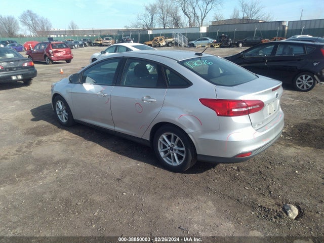 Ford FOCUS SE 2015 1FADP3F24FL301732 Image 3