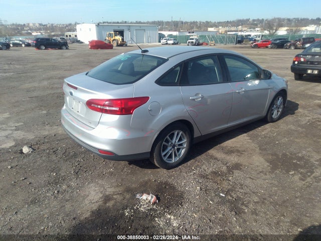 Ford FOCUS SE 2015 1FADP3F24FL301732 Image 4
