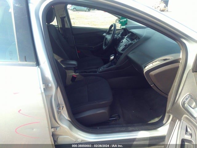 Ford FOCUS SE 2015 1FADP3F24FL301732 Image 5