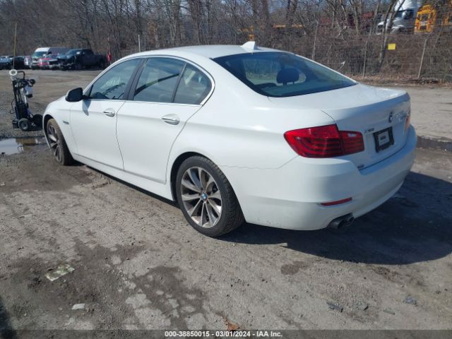 2016 BMW 528I WBA5A7C53GG150637 Photo 2
