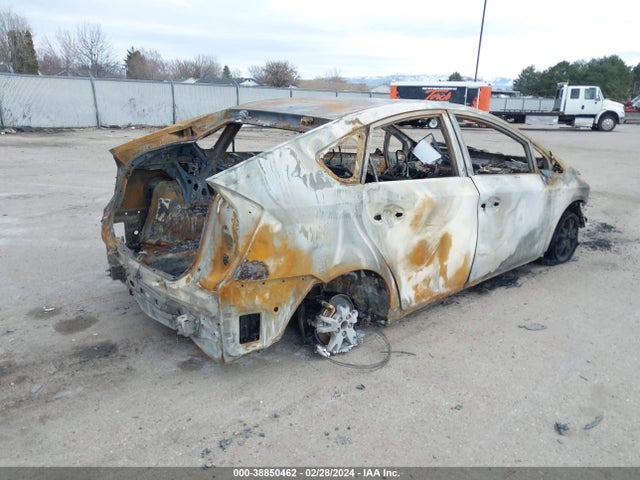 Toyota Prius Two 2015 JTDKN3DU3F0439243 Image 4