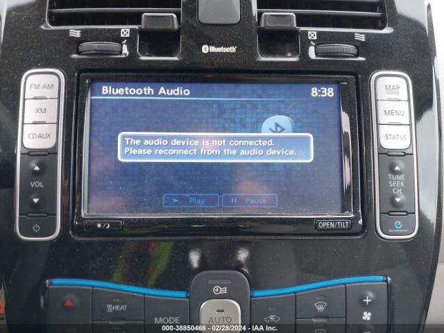 1N4AZ0CP7FC318570 Nissan LEAF SV
