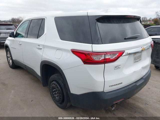 Chevrolet Traverse Ls 2019 1GNERFKW8KJ260330 Image 3