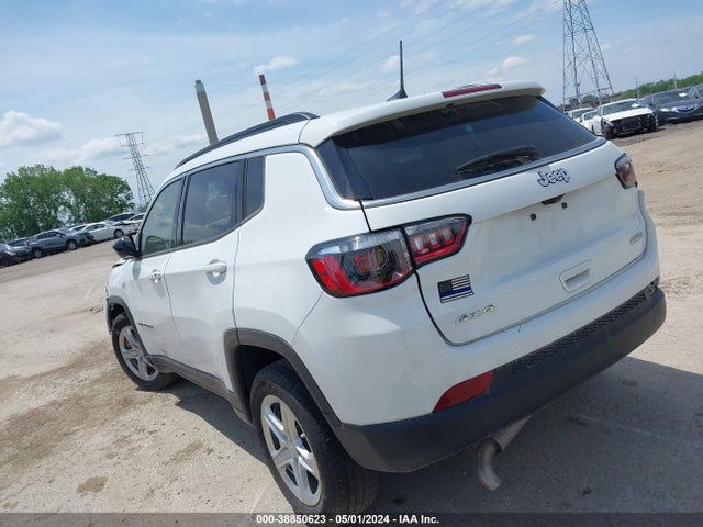 Jeep Compass Latitude 4x4 2023 3C4NJDBN1PT554101 Image 3