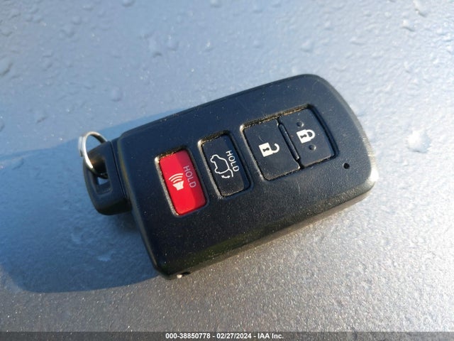 Toyota RAV4 SE 2017 2T3JFREV1HW600383 Image 11