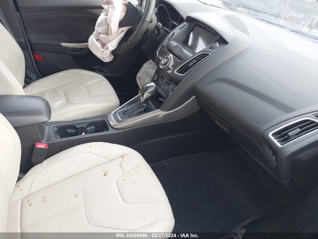 Ford Focus Titanium 2016 1FADP3N20GL345908 Image 5