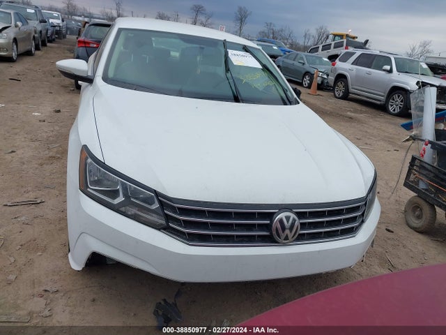 1VWAT7A33HC031795 Volkswagen Passat 1.8t S