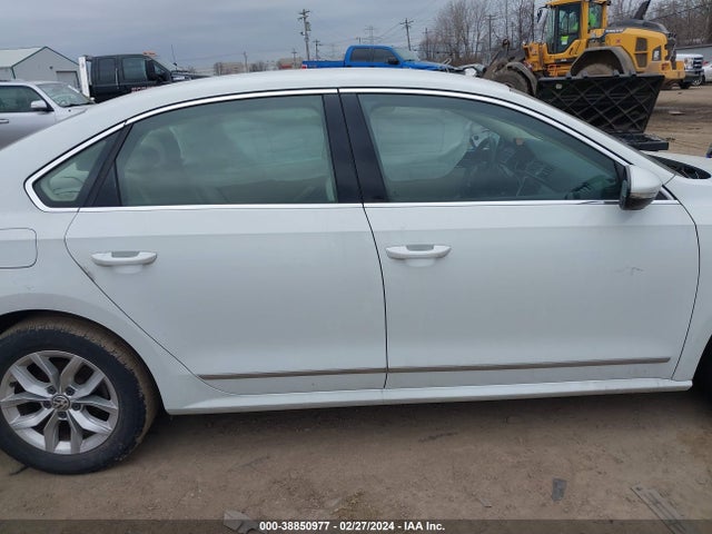 1VWAT7A33HC031795 Volkswagen Passat 1.8t S
