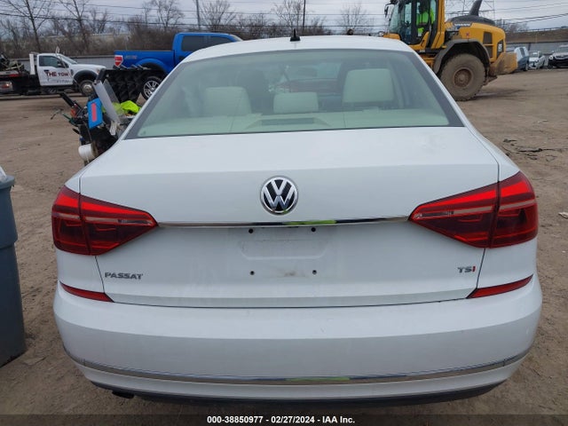 1VWAT7A33HC031795 Volkswagen Passat 1.8t S