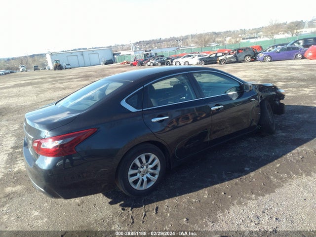 Nissan Altima 2.5 S 2018 1N4AL3AP7JC230763 Image 4