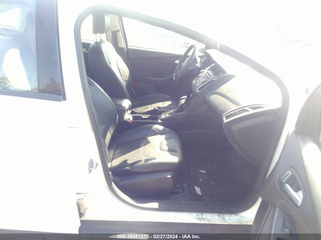 2016 FORD FOCUS SE VIN: 1FADP3F25GL299717