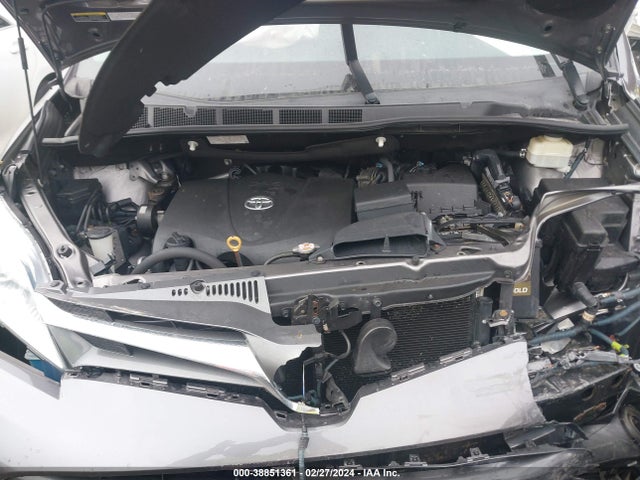 Toyota Sienna Xle 7 Passenger 2018 5TDDZ3DC8JS201818 Image 10