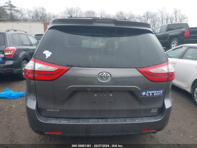 Toyota Sienna Xle 7 Passenger 2018 5TDDZ3DC8JS201818 Image 16