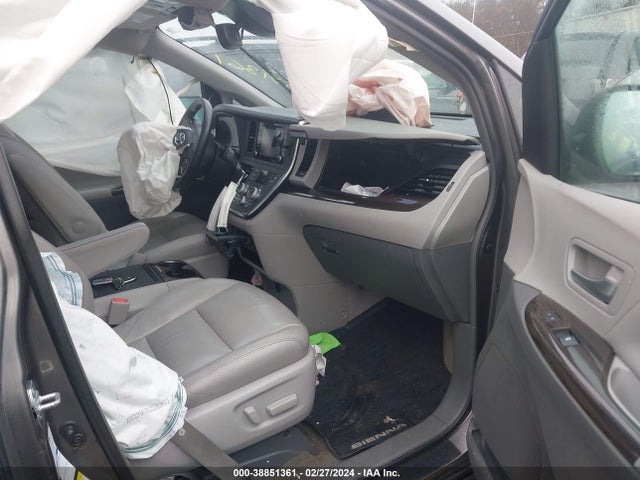 Toyota Sienna Xle 7 Passenger 2018 5TDDZ3DC8JS201818 Image 5