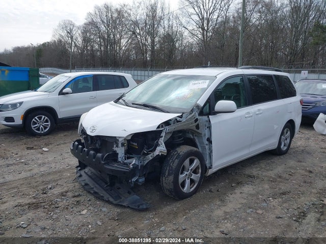 Toyota Sienna Le 8 Passenger 2015 5TDKK3DC6FS679464 Image 2