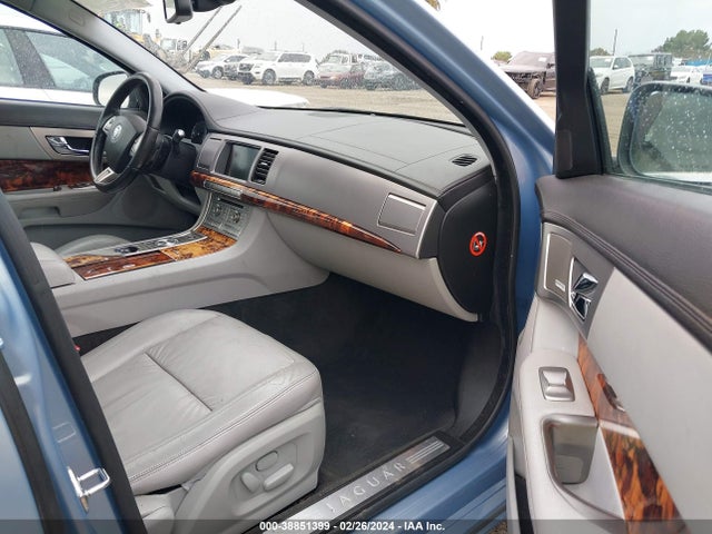 2009 JAGUAR XF SAJWA05B79HR02646 Photo 4