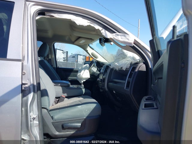 1C6RR7FG6KS736370 RAM 1500 Classic Tradesman Quad Cab 4x4 6'4 Box