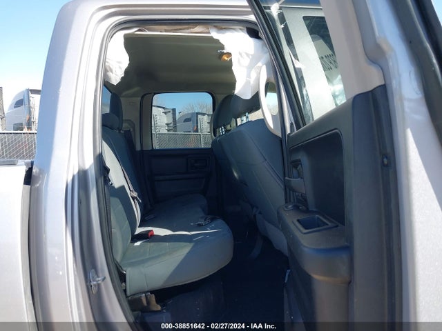 1C6RR7FG6KS736370 RAM 1500 Classic Tradesman Quad Cab 4x4 6'4 Box