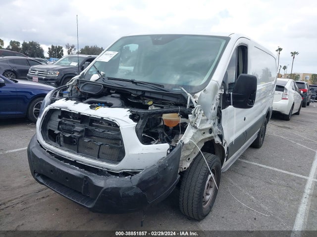 Ford Transit-150 2016 1FTYE1ZM4GKA62113 Image 2