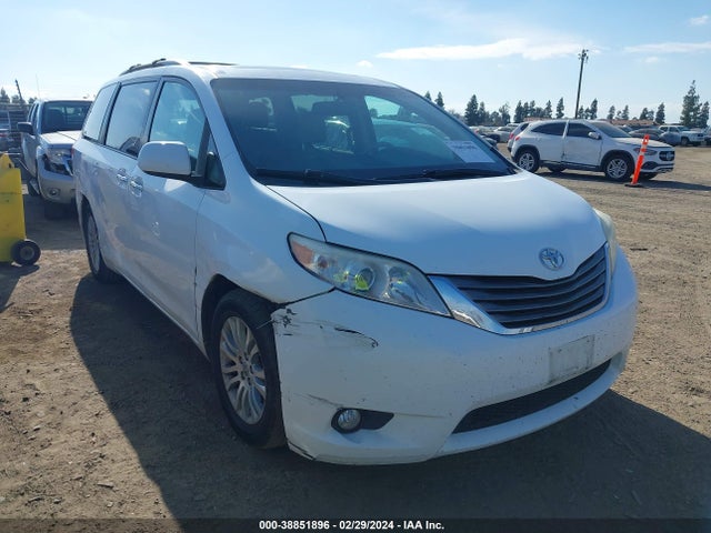 2011 TOYOTA SIENNA XLE V6 VIN: 5TDYK3DC3BS162272