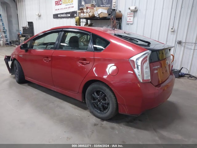 Toyota Prius Two 2014 JTDKN3DU4E1752052 Image 3