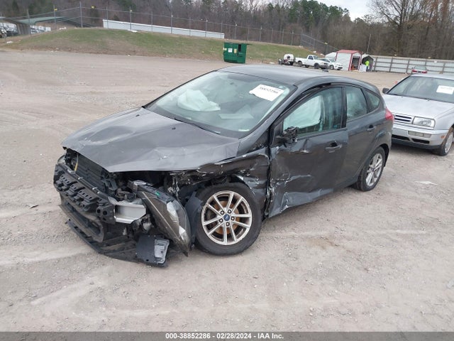 Ford FOCUS SE 2017 1FADP3K2XHL289692 Image 2