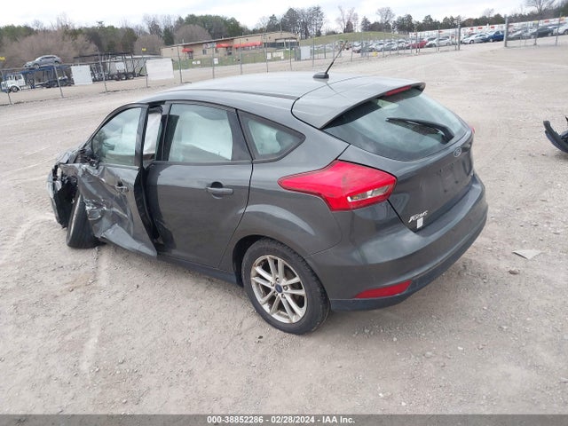 Ford FOCUS SE 2017 1FADP3K2XHL289692 Image 3