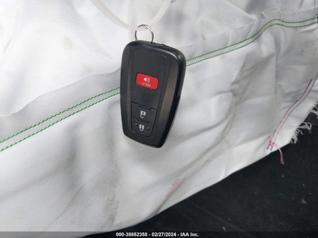 Toyota C-HR XLE 2021 JTNKHMBX3M1126335 Image 11
