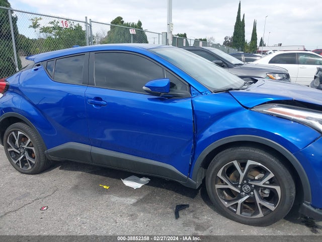 Toyota C-HR XLE 2021 JTNKHMBX3M1126335 Image 13