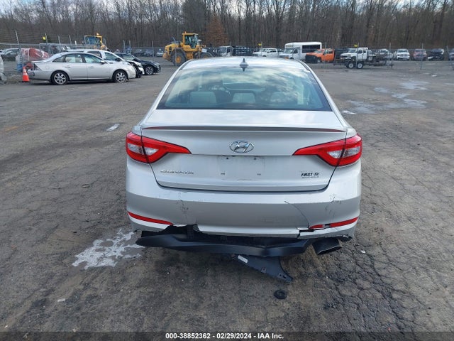 Hyundai SONATA SE 2017 5NPE24AFXHH449033 Image 12