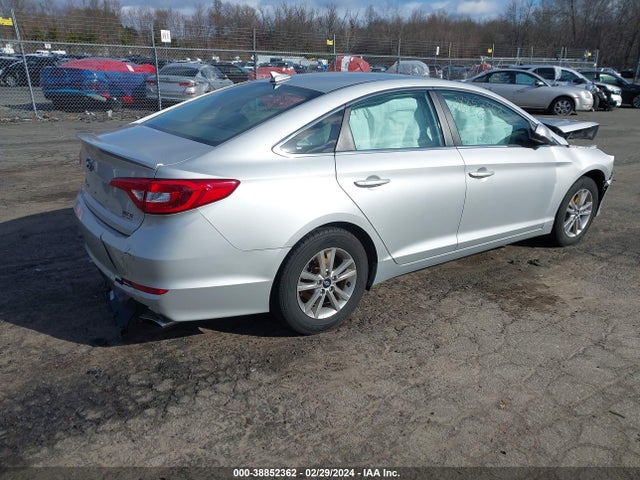 Hyundai SONATA SE 2017 5NPE24AFXHH449033 Image 4