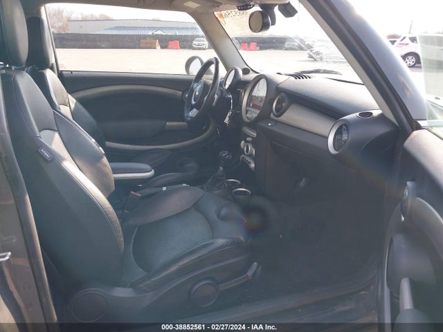 2008 MINI COOPER S CLUBMAN WMWMM33598TP87830 Photo 4