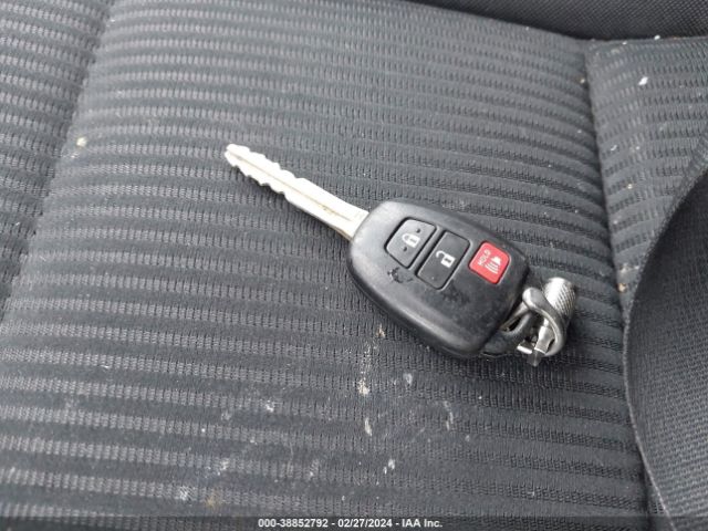2T3ZFREV1HW348220 Toyota RAV4 LE