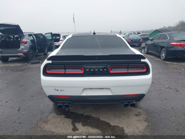 Dodge Challenger 392 Hemi Scat Pack Shaker 2016 2C3CDZFJ5GH245585 Image 16