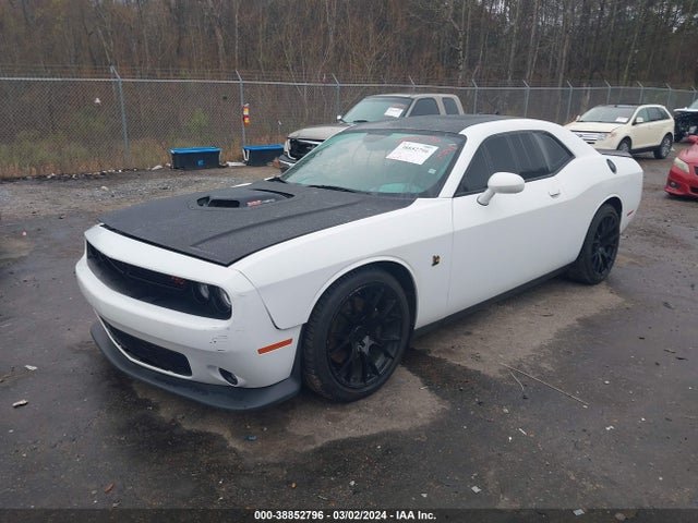 Dodge Challenger 392 Hemi Scat Pack Shaker 2016 2C3CDZFJ5GH245585 Image 2