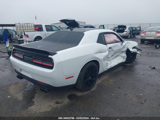 Dodge Challenger 392 Hemi Scat Pack Shaker 2016 2C3CDZFJ5GH245585 Image 4