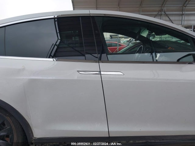5YJXCBE22JF103340 Tesla Model X 100d/75d/p100d