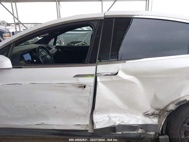 5YJXCBE22JF103340 Tesla Model X 100d/75d/p100d