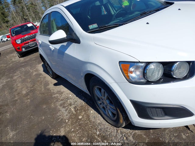 Chevrolet Sonic Lt Auto 2015 1G1JC5SG2F4194219 Image 14