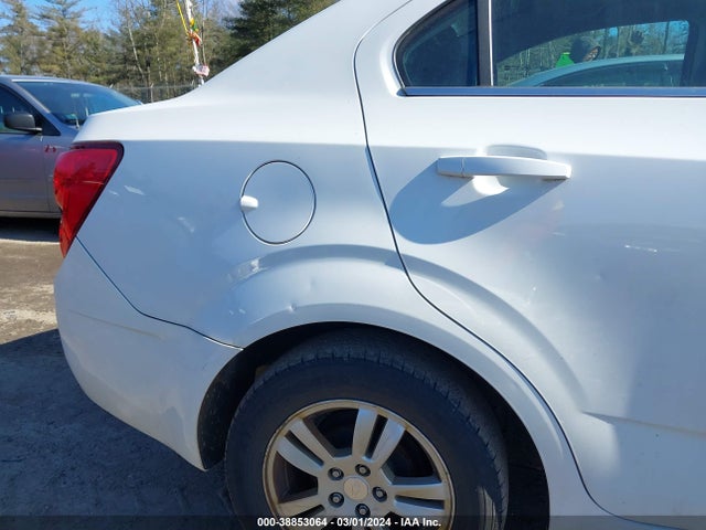 Chevrolet Sonic Lt Auto 2015 1G1JC5SG2F4194219 Image 15