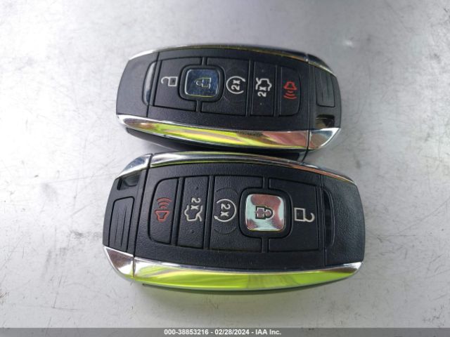 5LMCJ2C92HUL52557 Lincoln MKC SELECT