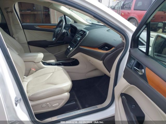 5LMCJ2C92HUL52557 Lincoln MKC SELECT