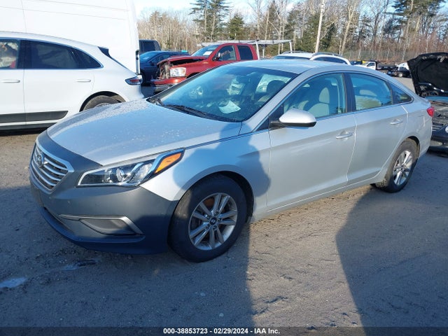Hyundai SONATA SE 2016 5NPE24AF3GH301742 Image 2