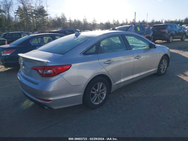 Hyundai SONATA SE 2016 5NPE24AF3GH301742 Image 4