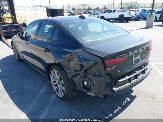 7JR102FK2KG015622 Volvo S60 T5 Momentum