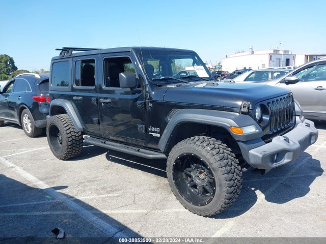 1C4HJXDG4JW109009 Jeep Wrangler Unlimited Sport S 4x4